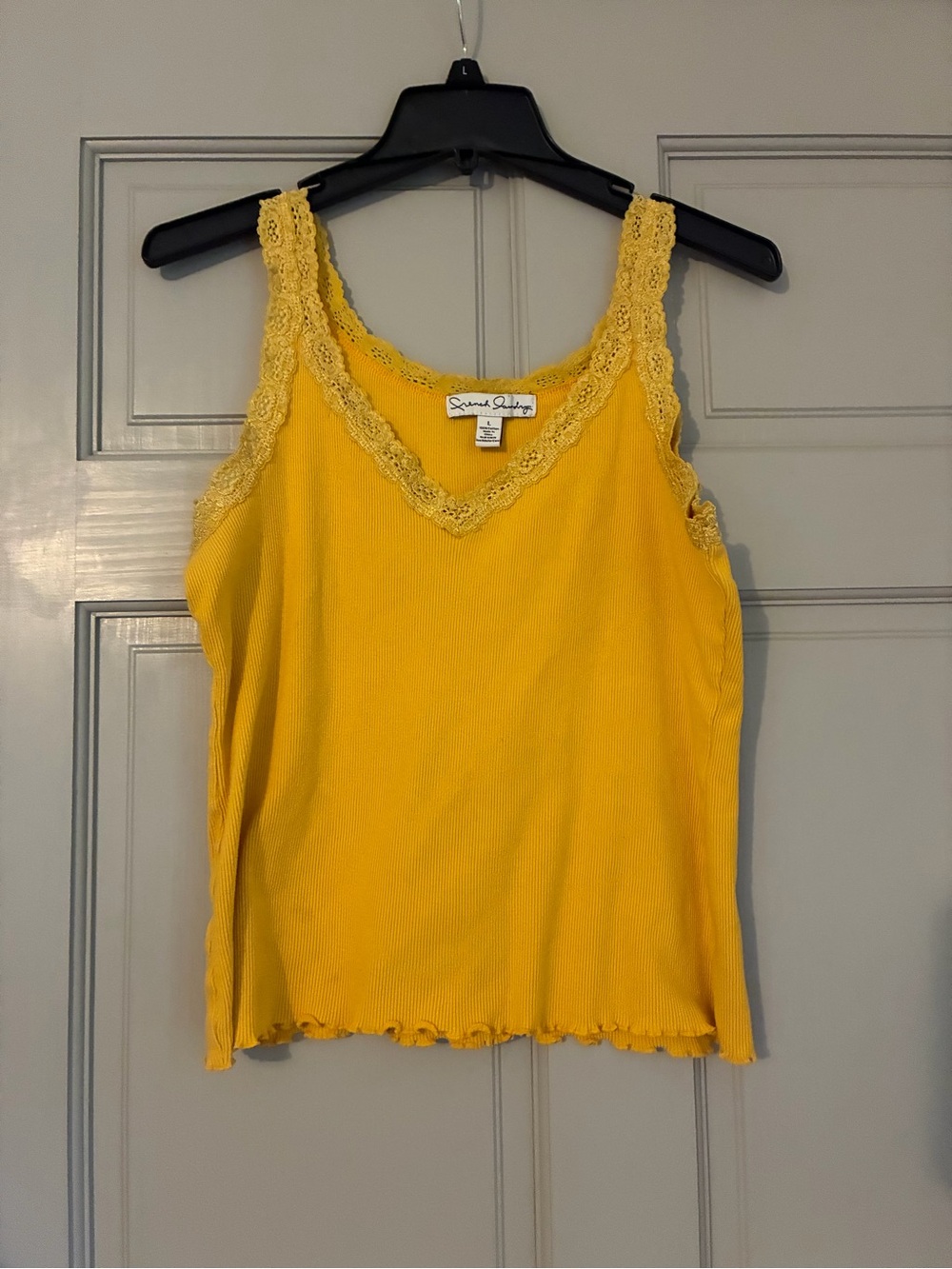 French Laundry Women’s Y2K Lace Trim Cami Gold L Preppy 90’s Ribbed Layer Read
